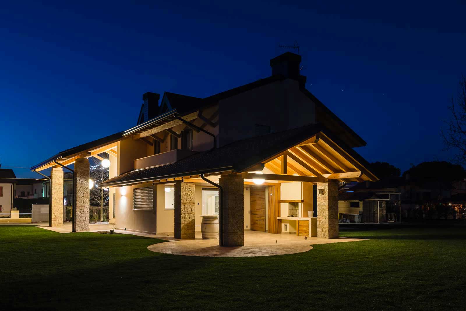 Casa dal design moderno Woodbau Longarone